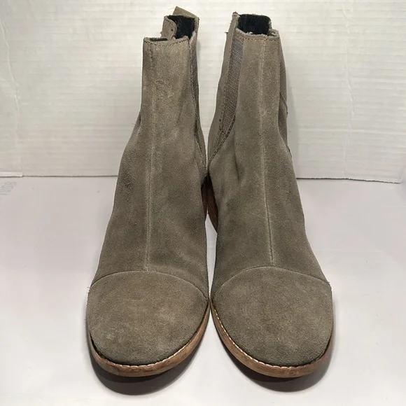 TOMS Women's Esme Desert Taupe Suede Chelsea Boot Size 8. 2.5” heel size - Picture 3 of 15